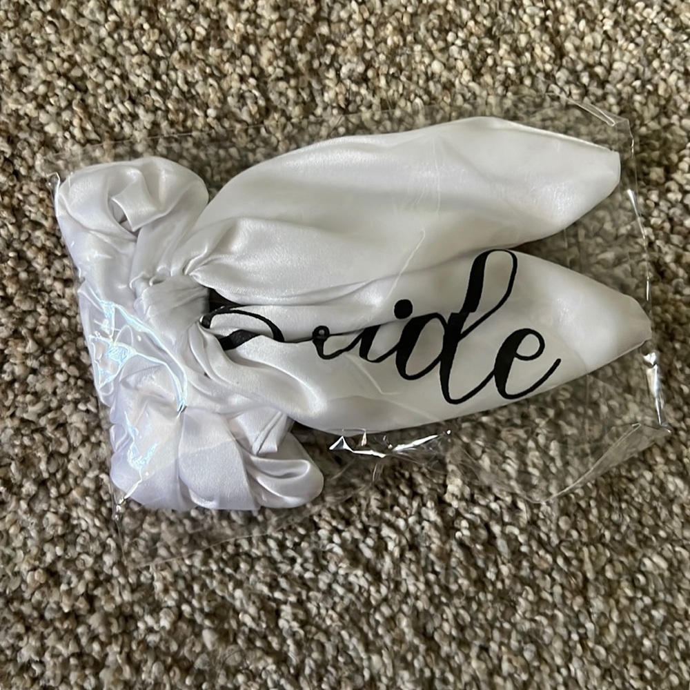 nwt bride scrunchie
